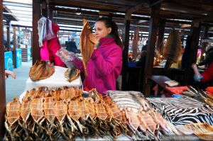 рыбный рынок в Листвянке